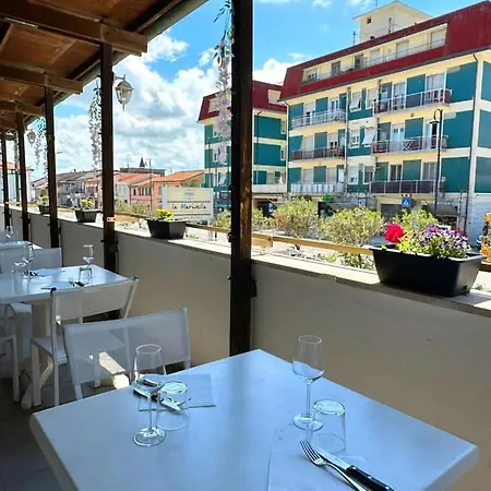 La Marinella * 마리나디몬테마르시아노